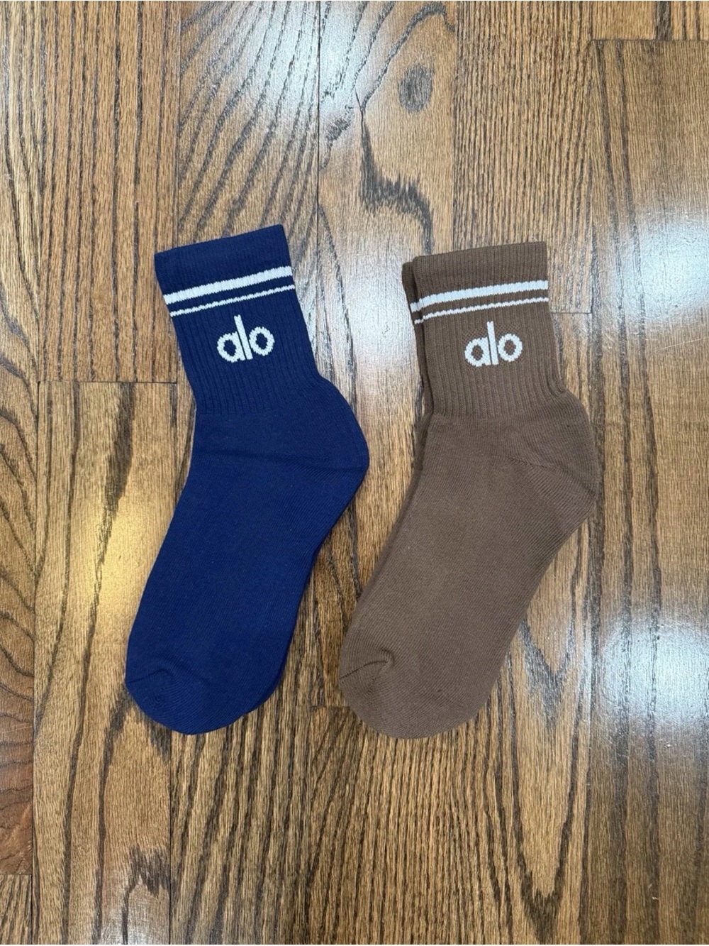 Alo Throwback socks 2 pairs brand new